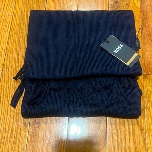 Boss scarf